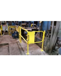 Self-Closing Safety Gate For Square Or Round Posts